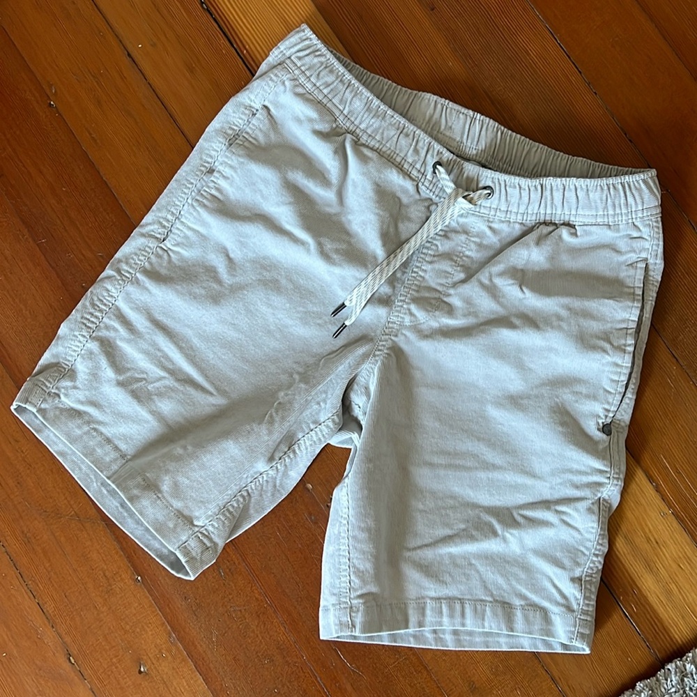 Vuori men’s corduroy shorts size S